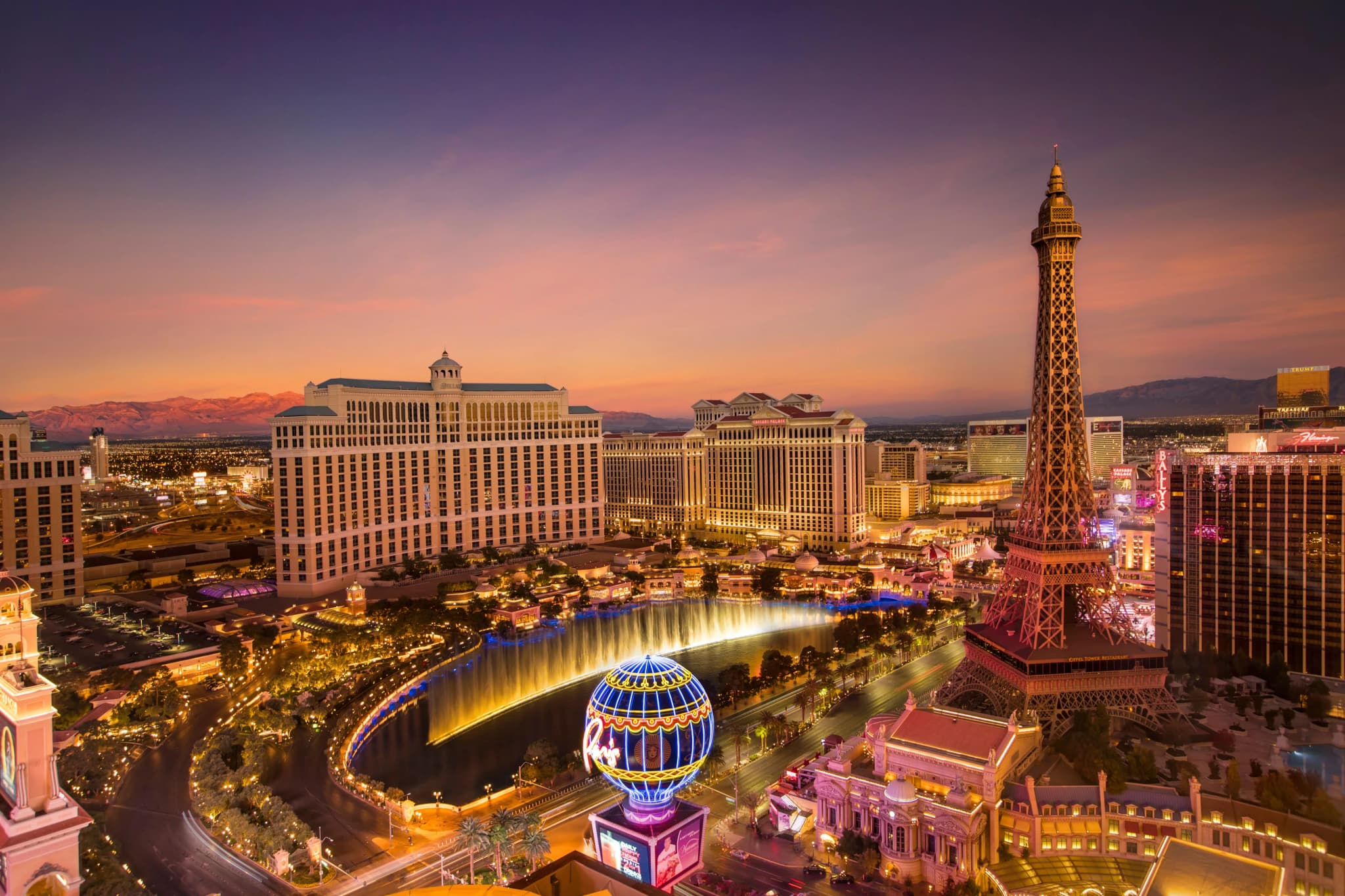Las Vegas Strip ja aavikko