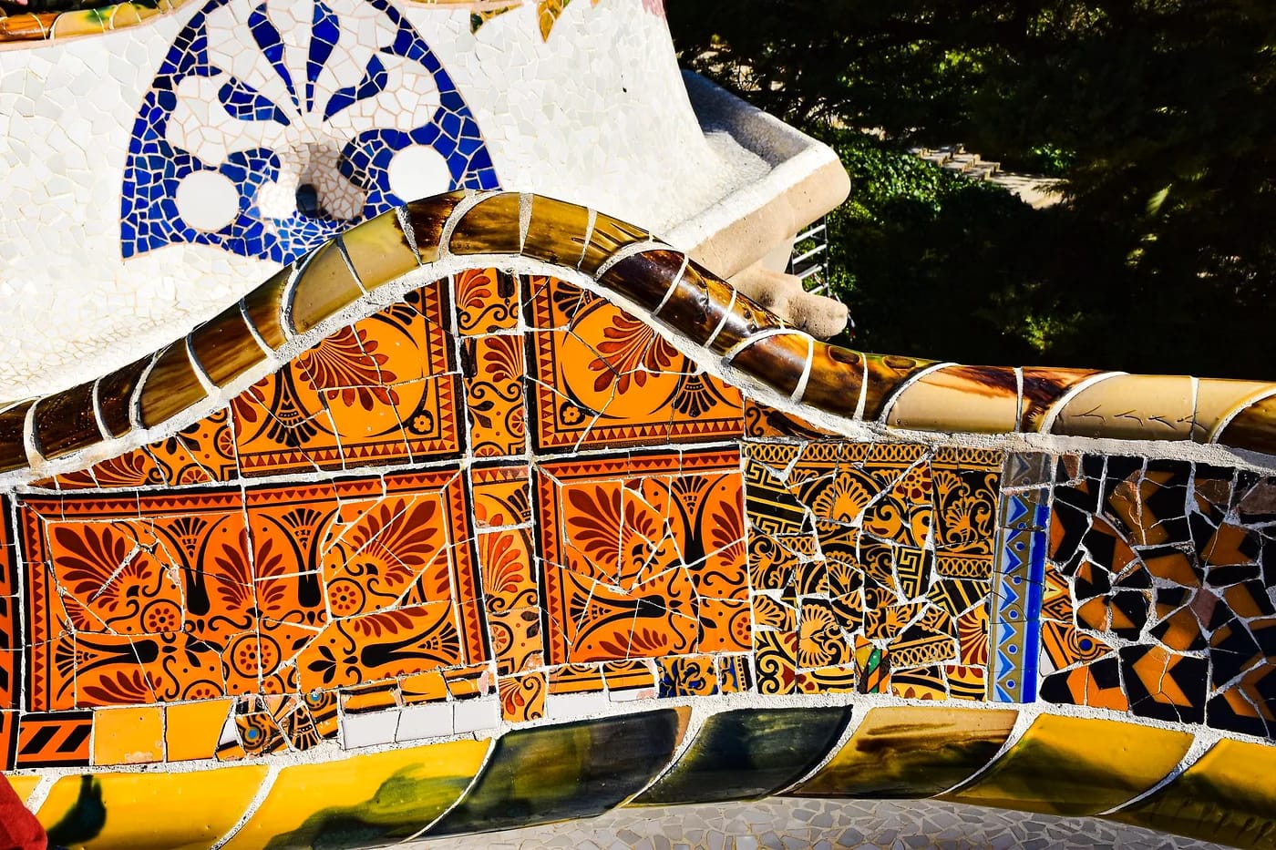 Gaudín mosaiikkia Park Güellissä