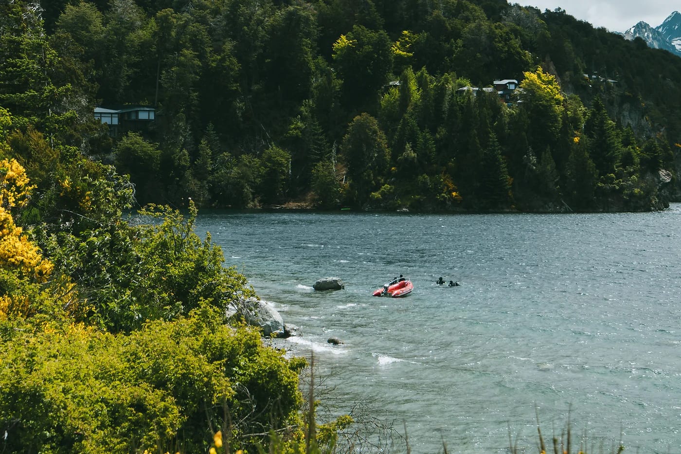 Vene Nahuel Huapi -järvellä