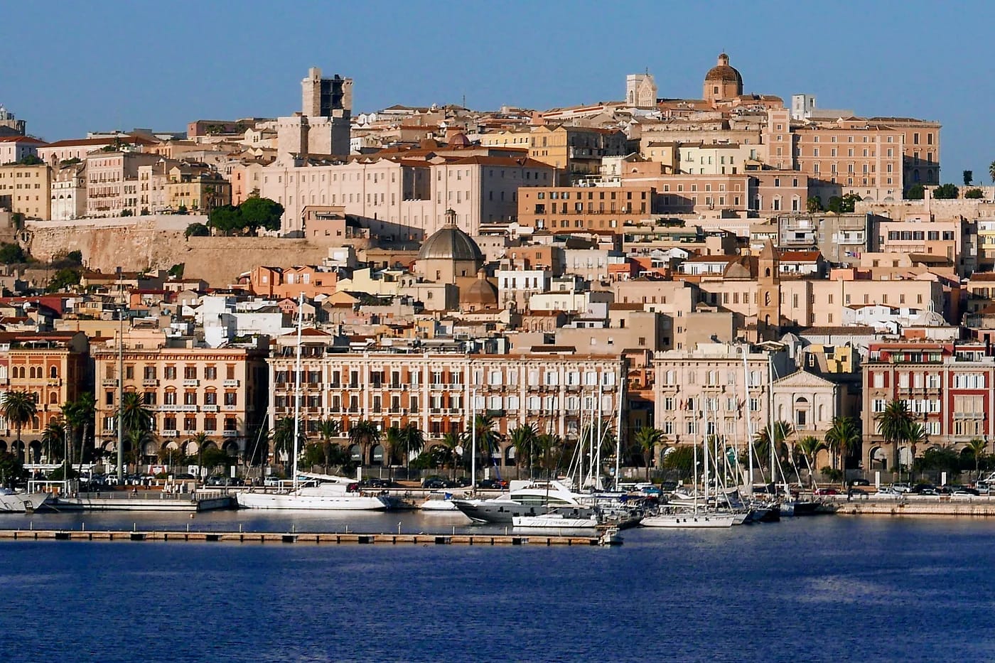 Cagliarin historiallinen rantabulevardi