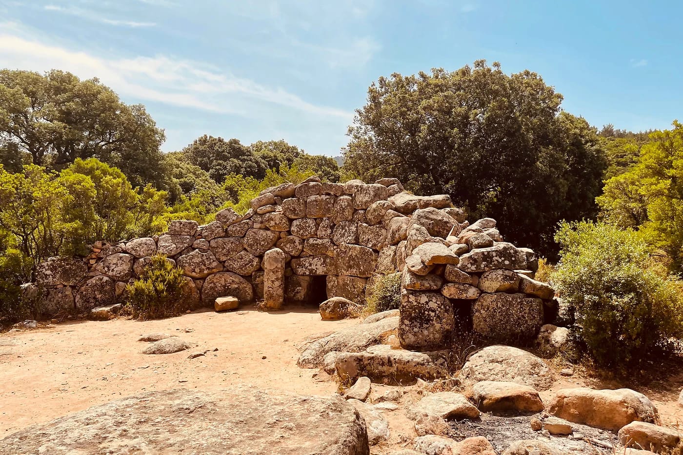 Muinainen nuraghe-kivitorni Sardiniassa