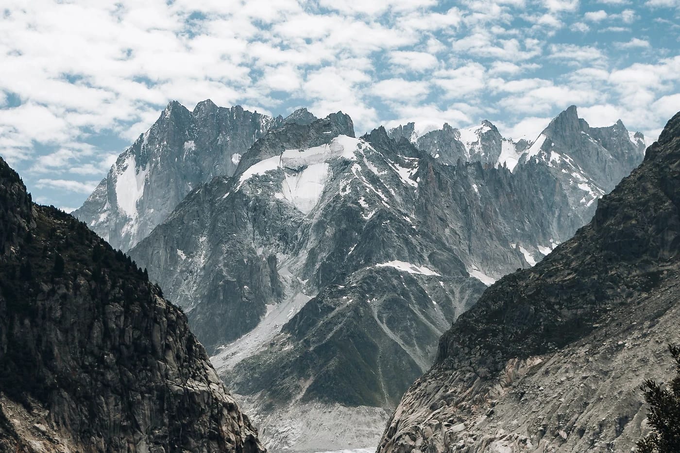 Mer de Glace -jäätikkö ja Alppien huiput