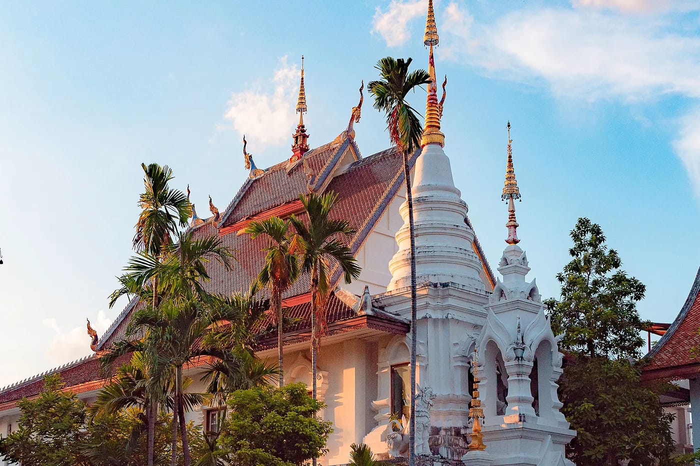 Wat Chiang Man -temppeli auringonlaskussa Chiang Maissa