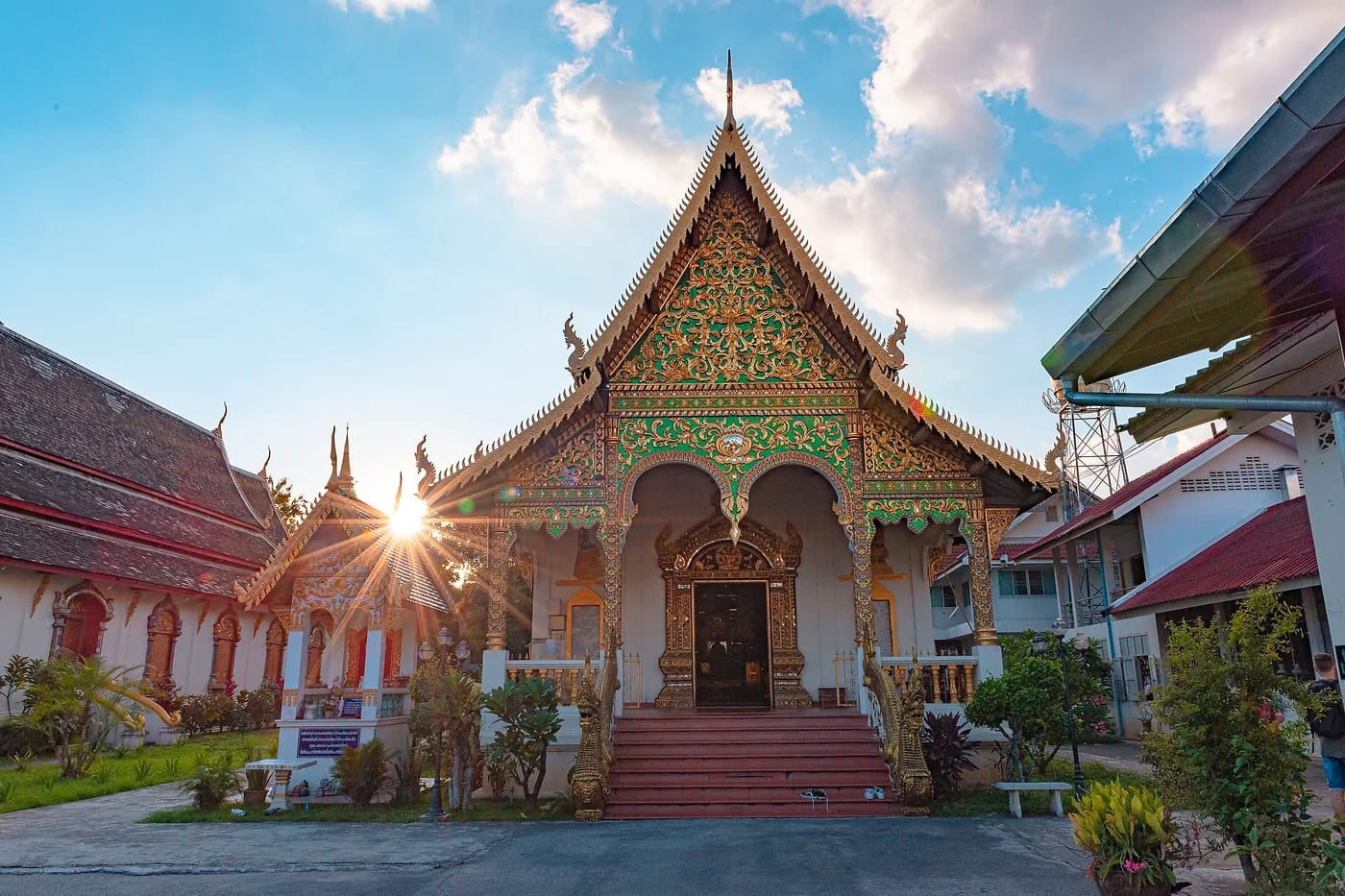 Wat Chiang Man -temppelin koristeellinen julkisivu