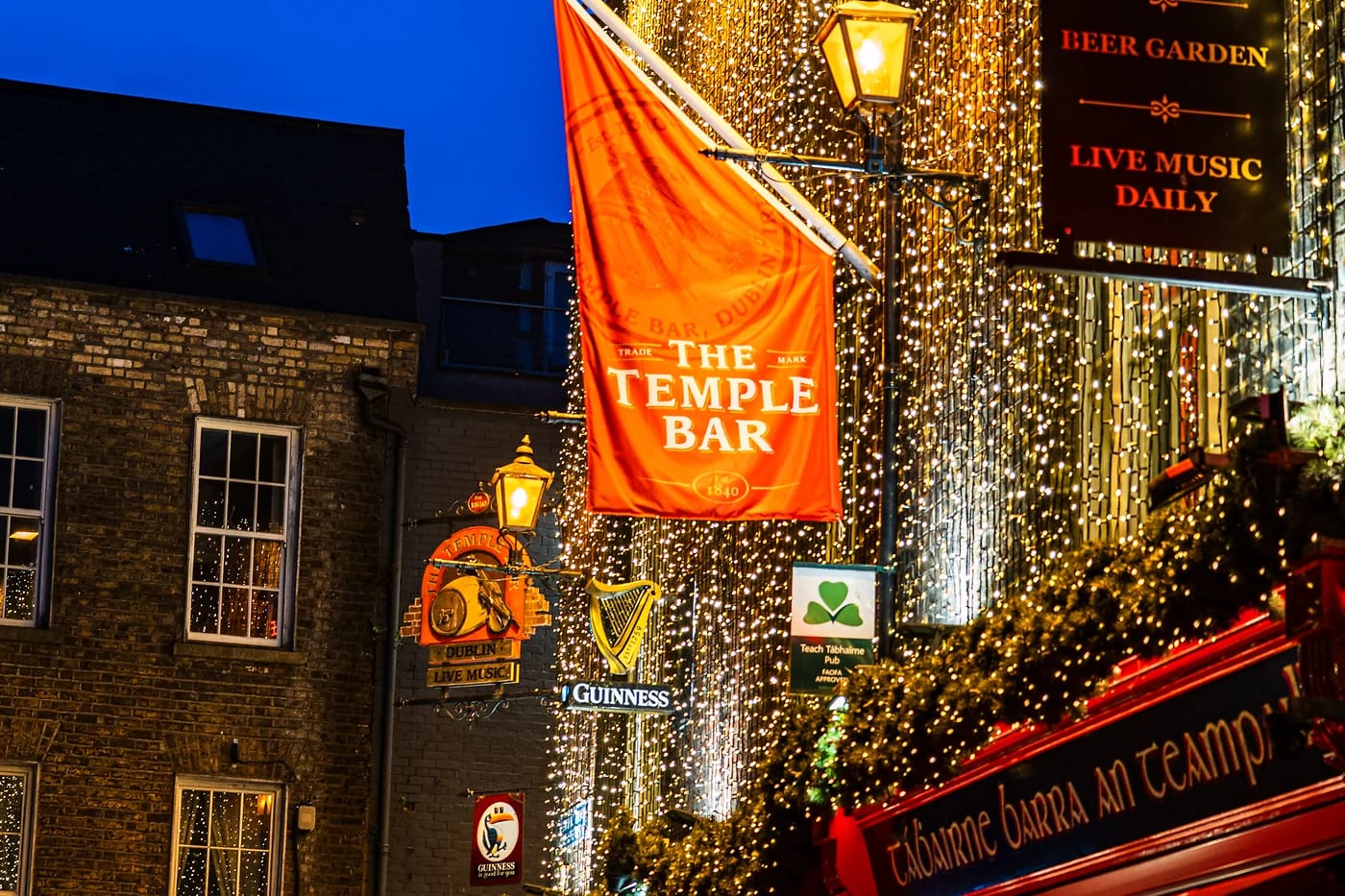The Temple Bar illan valoissa Dublinissa