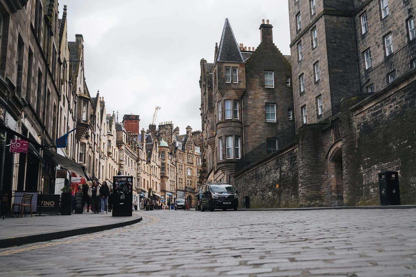 Cockburn Street Edinburghin vanhassakaupungissa