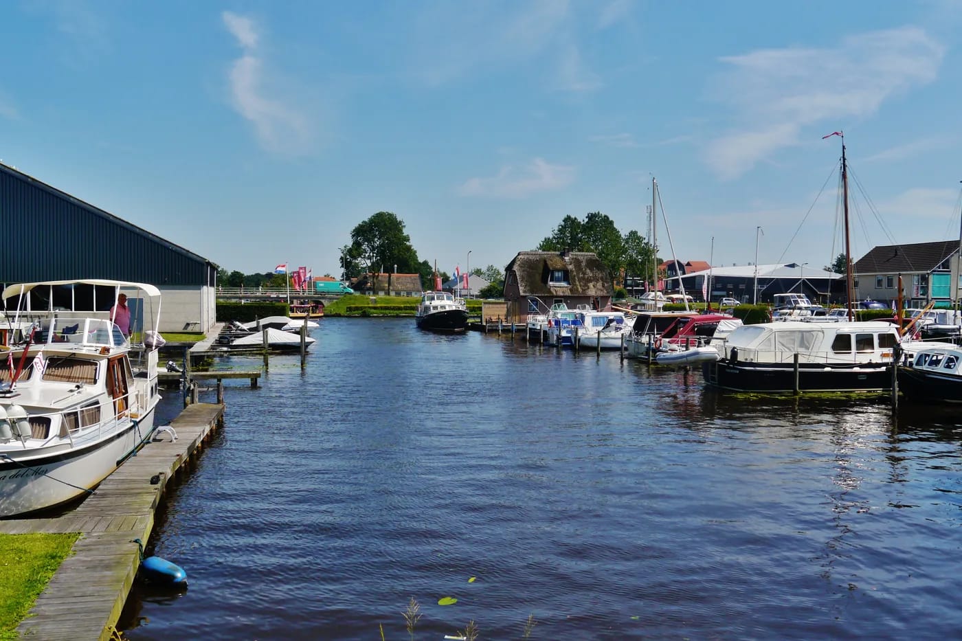 Veneitä Giethoornin satamassa