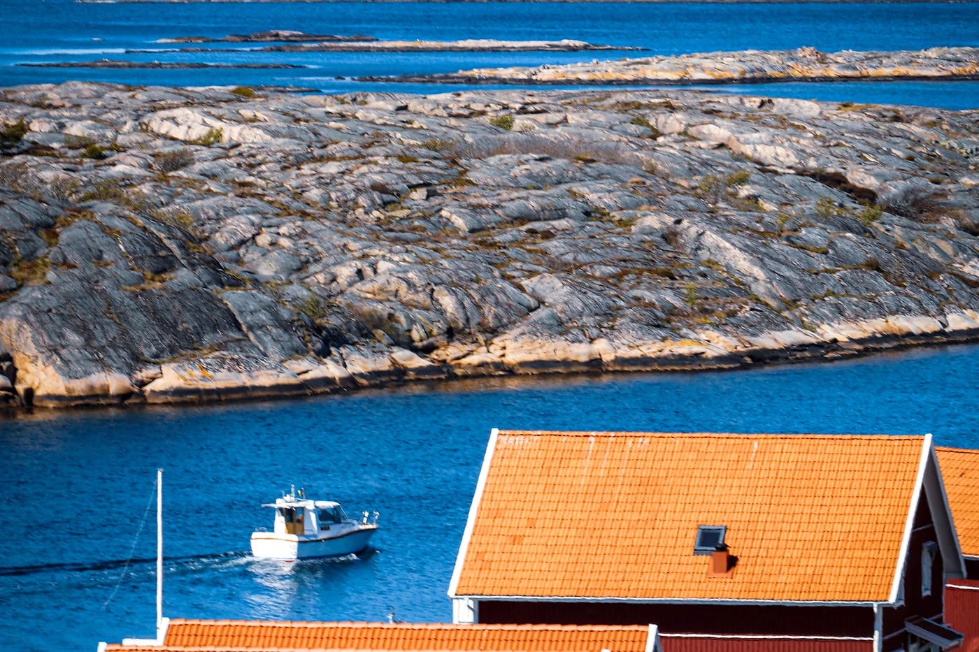 Smögenin punaiset talot kalliorannalla
