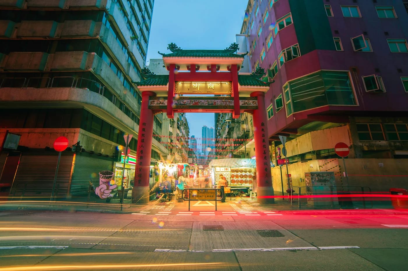 Mong Kokin vilkas katuelämä Hongkongissa