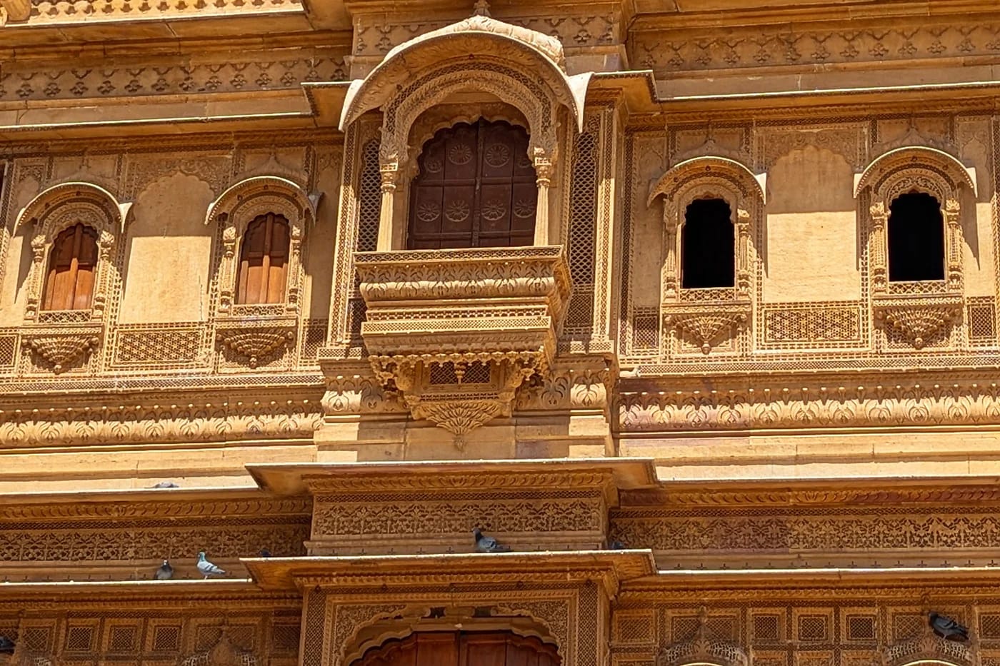 Koristeltu haveli-kartano Jaisalmerissa