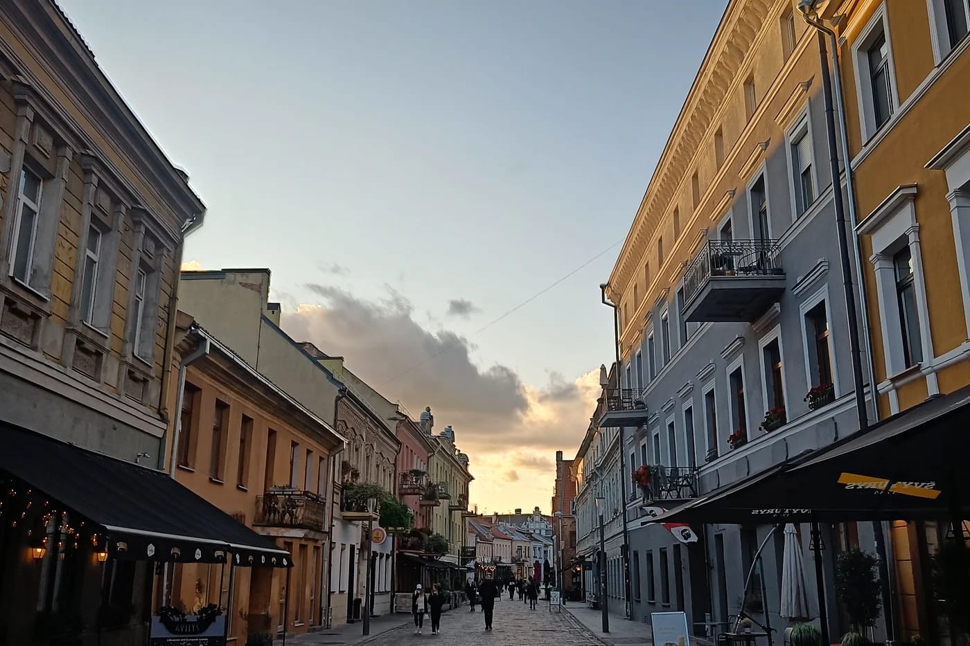 Vanhankaupungin mukulakivikatu
