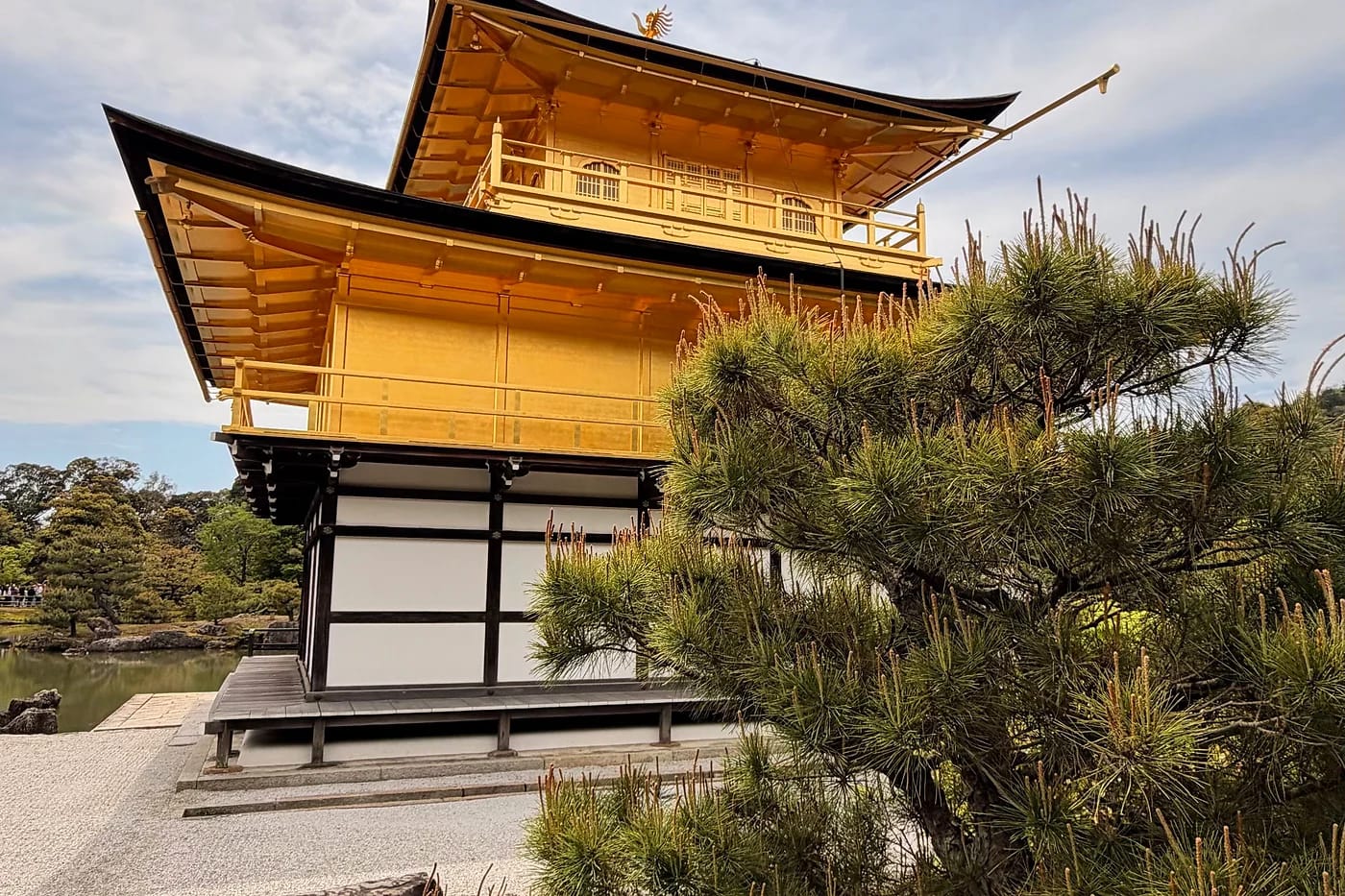 Kinkaku-ji, Kultainen paviljonki Kiotossa