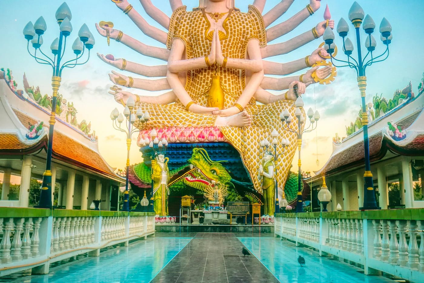Wat Plai Laemin jumalatarpatsas Koh Samuilla