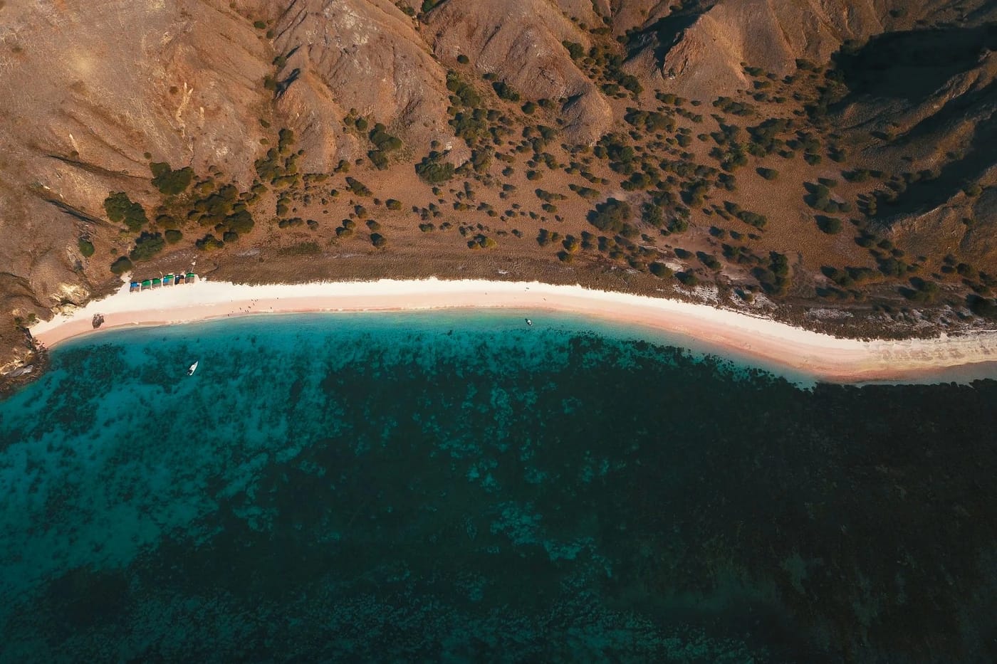 Pink Beach ilmasta Komodon kansallispuistossa