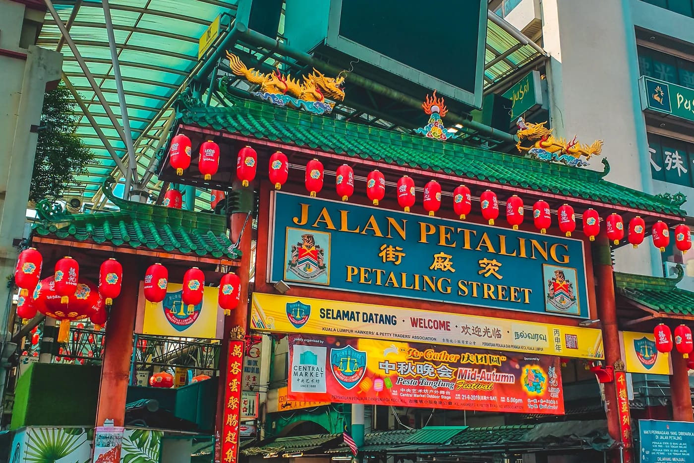 Petaling Streetin punaiset lyhdyt Kuala Lumpurissa