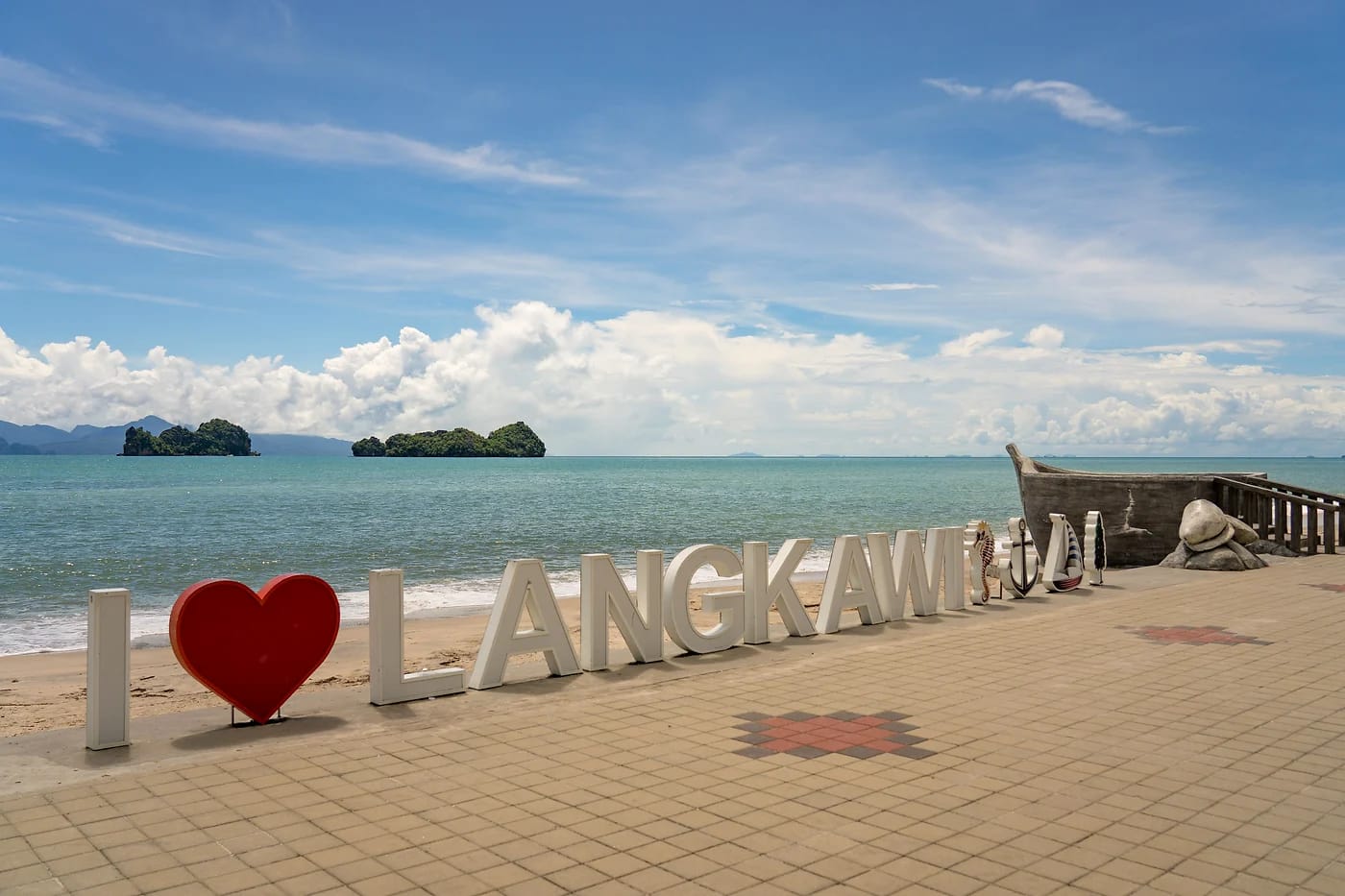 I Love Langkawi -kyltti rantapromenadilla