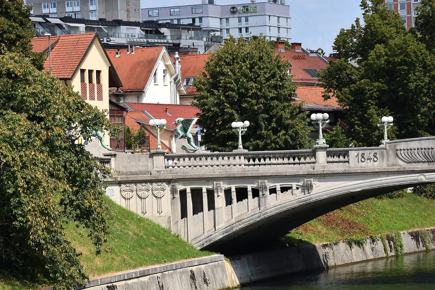 Ljubljanica-joki ja Lohikäärmesilta