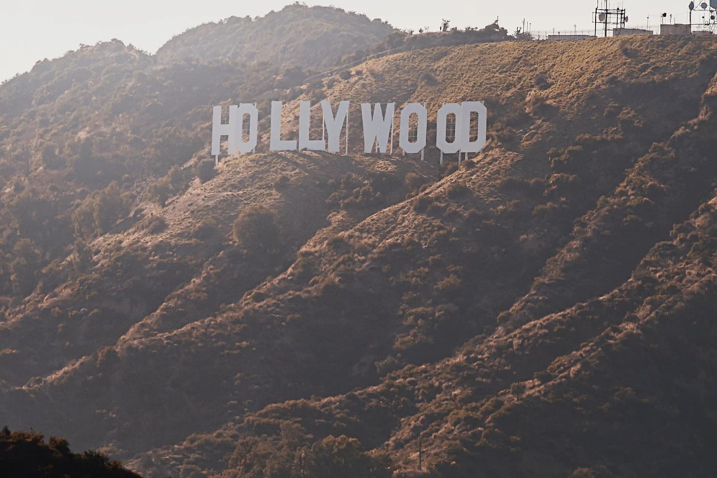 Hollywood-kyltti Kalifornian kukkulalla