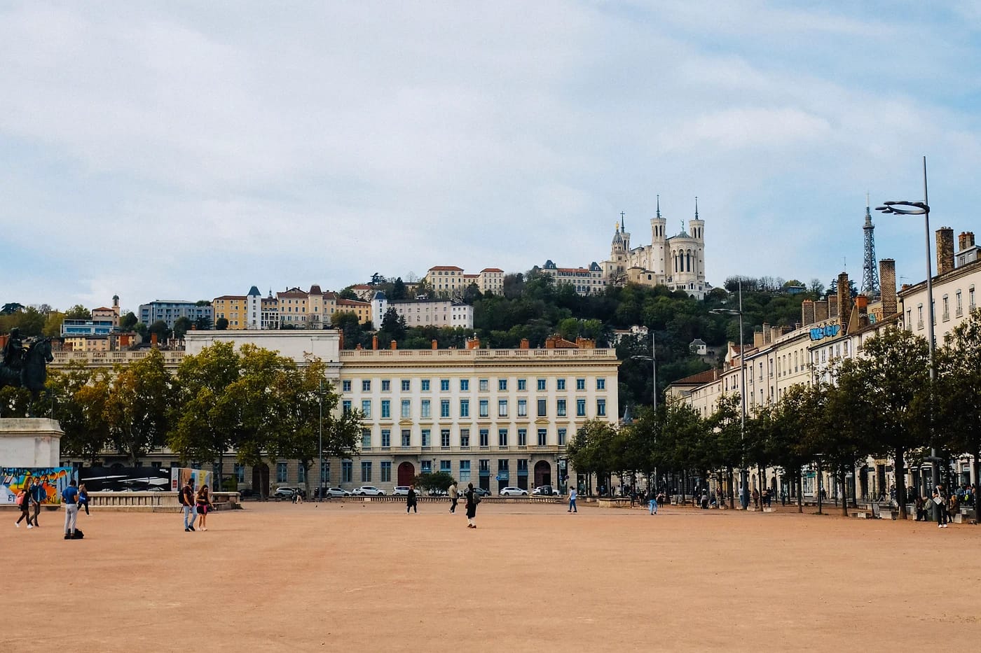 Place Bellecour ja Fourvièren basilika Lyonissa
