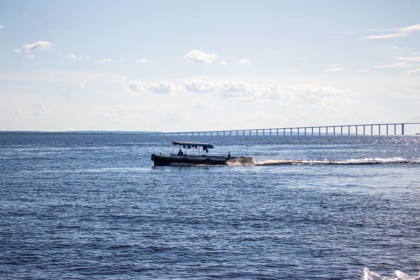 Vene Rio Negrolla ja Ponte Rio Negro -silta