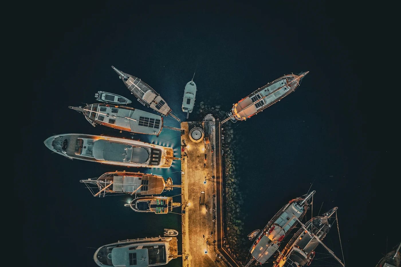 Yönäkymä jahdeista Marmarisin marinassa