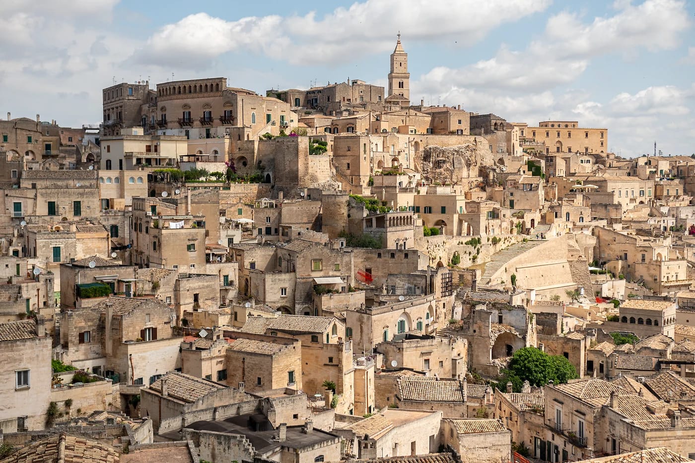 Sassi di Matera kirkkaan taivaan alla