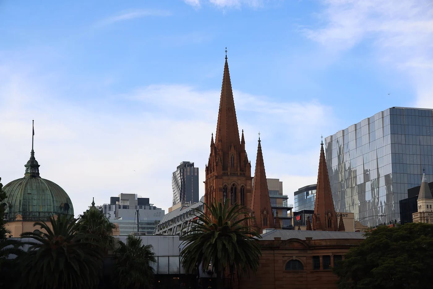 St Paulin katedraali ja Melbournen silhuetti