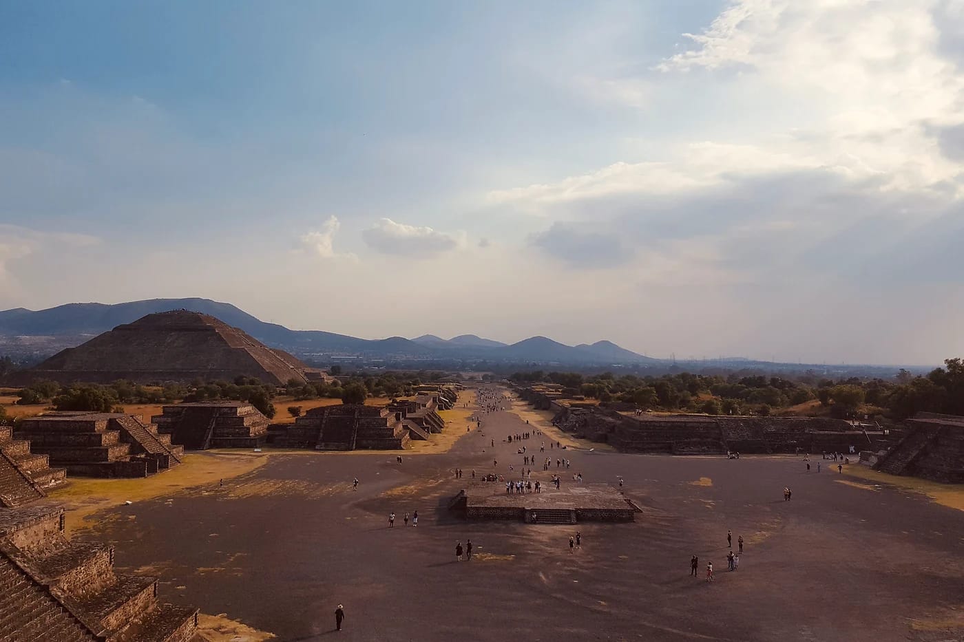 Teotihuacánin pyramidit ja Kuolleiden katu