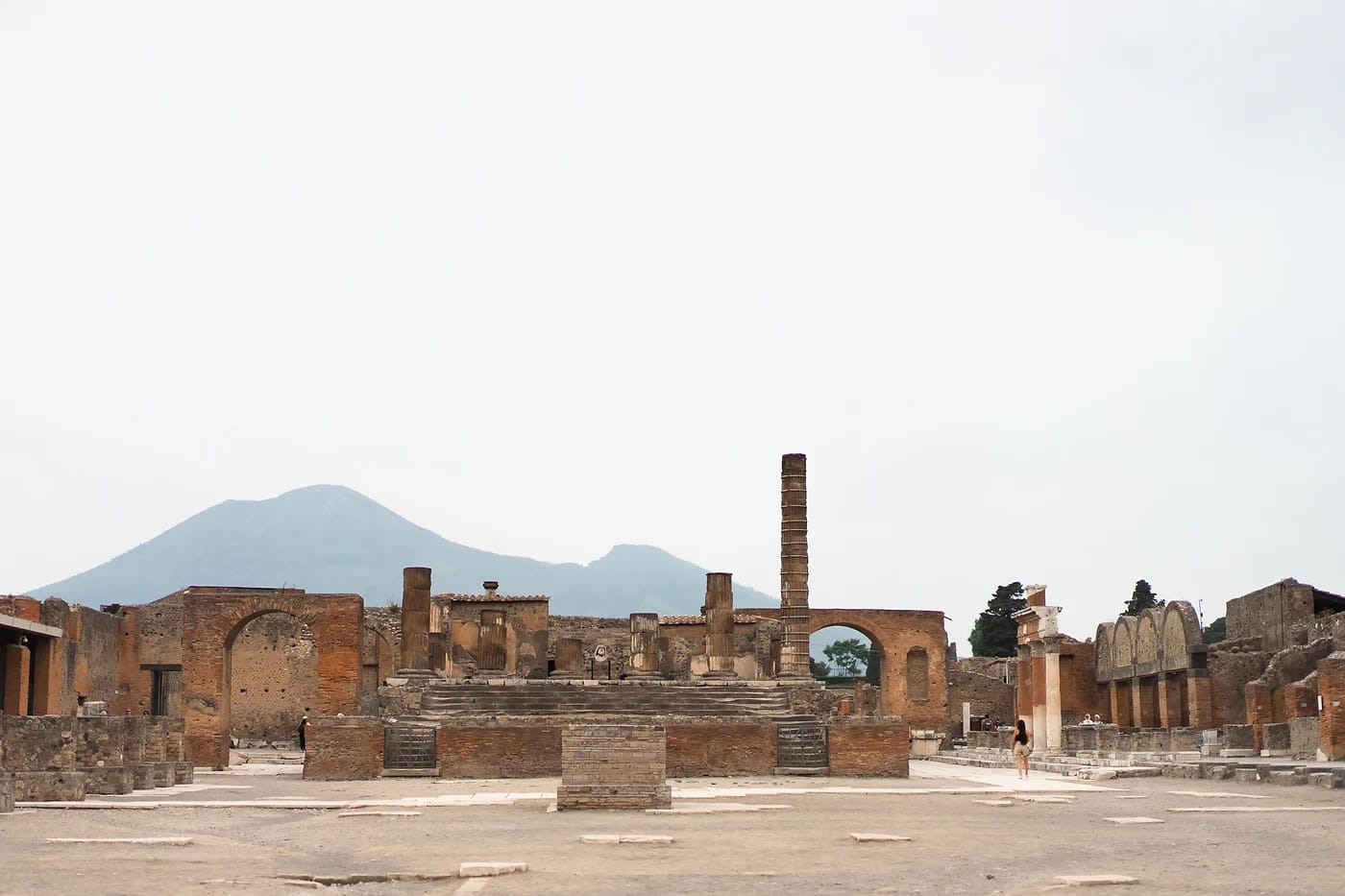 Pompejin forum ja Vesuvius