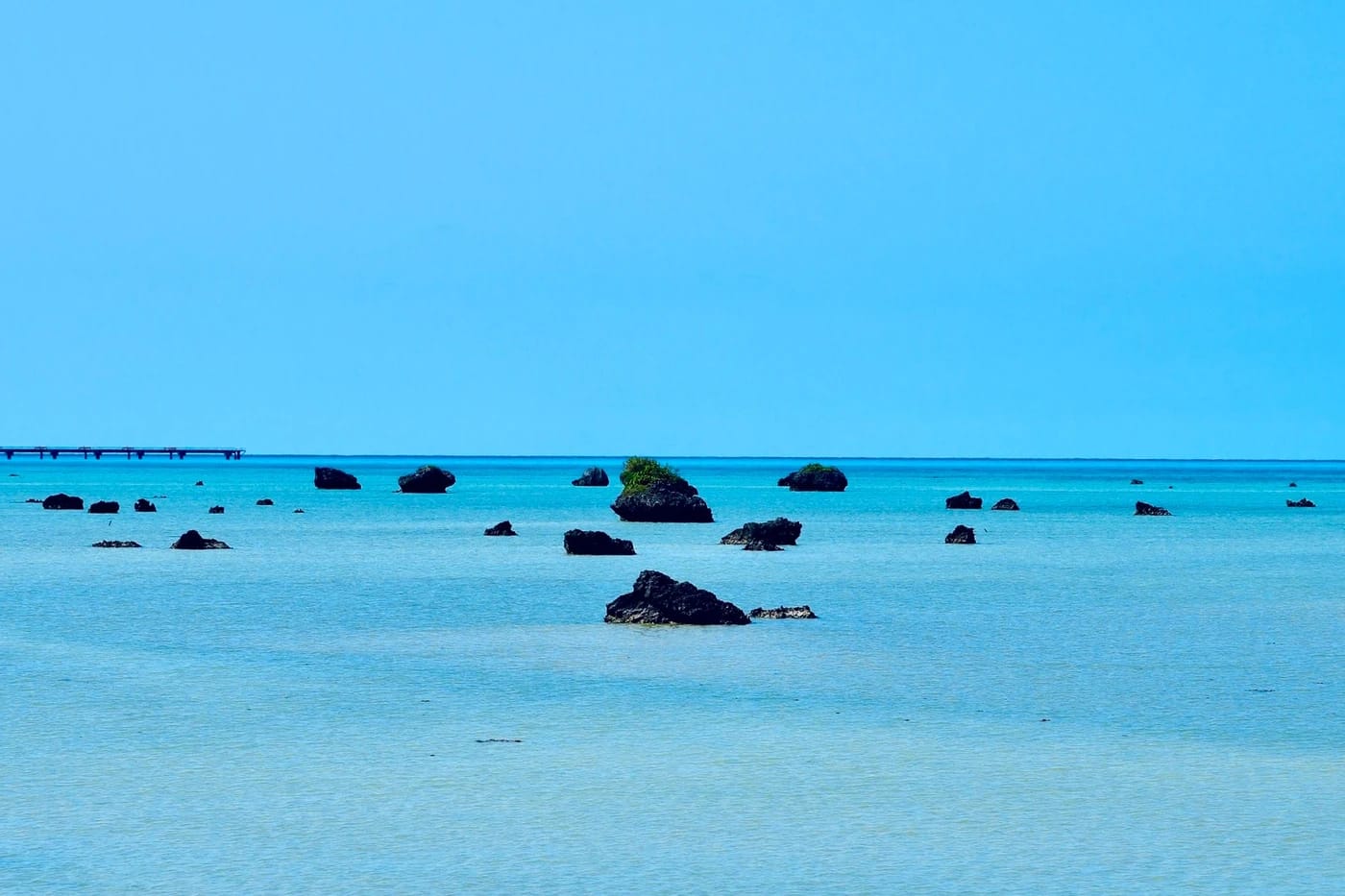 Tyyni turkoosi ranta Okinawalla