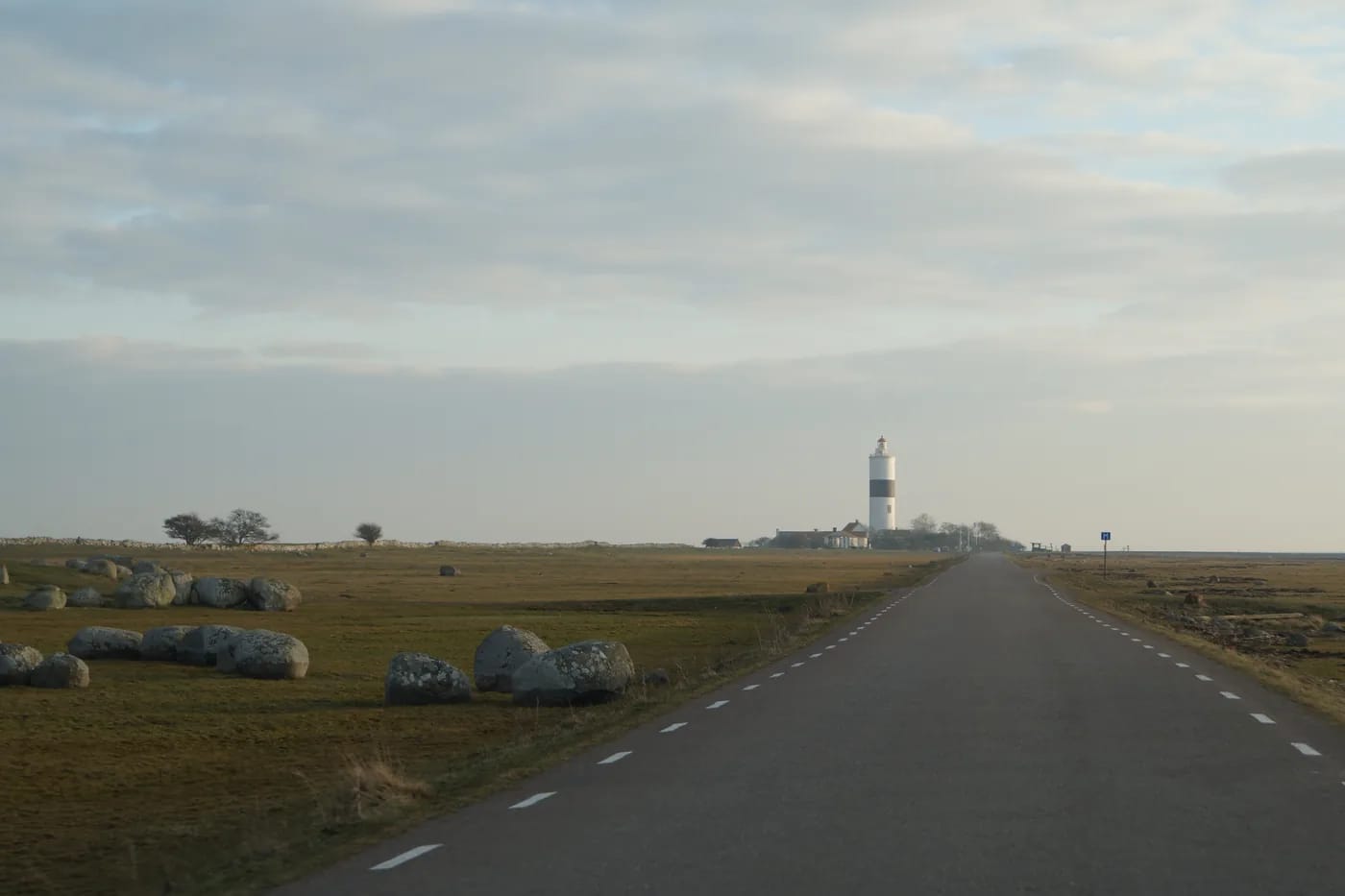 Ölandin maisemaa ja Borgholmin linnanraunio