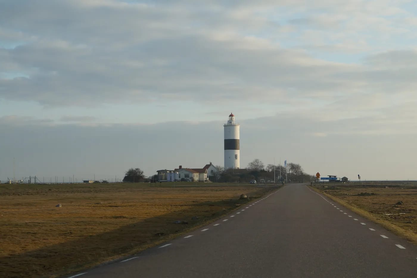 Ölandin maisemaa ja Borgholmin linnanraunio