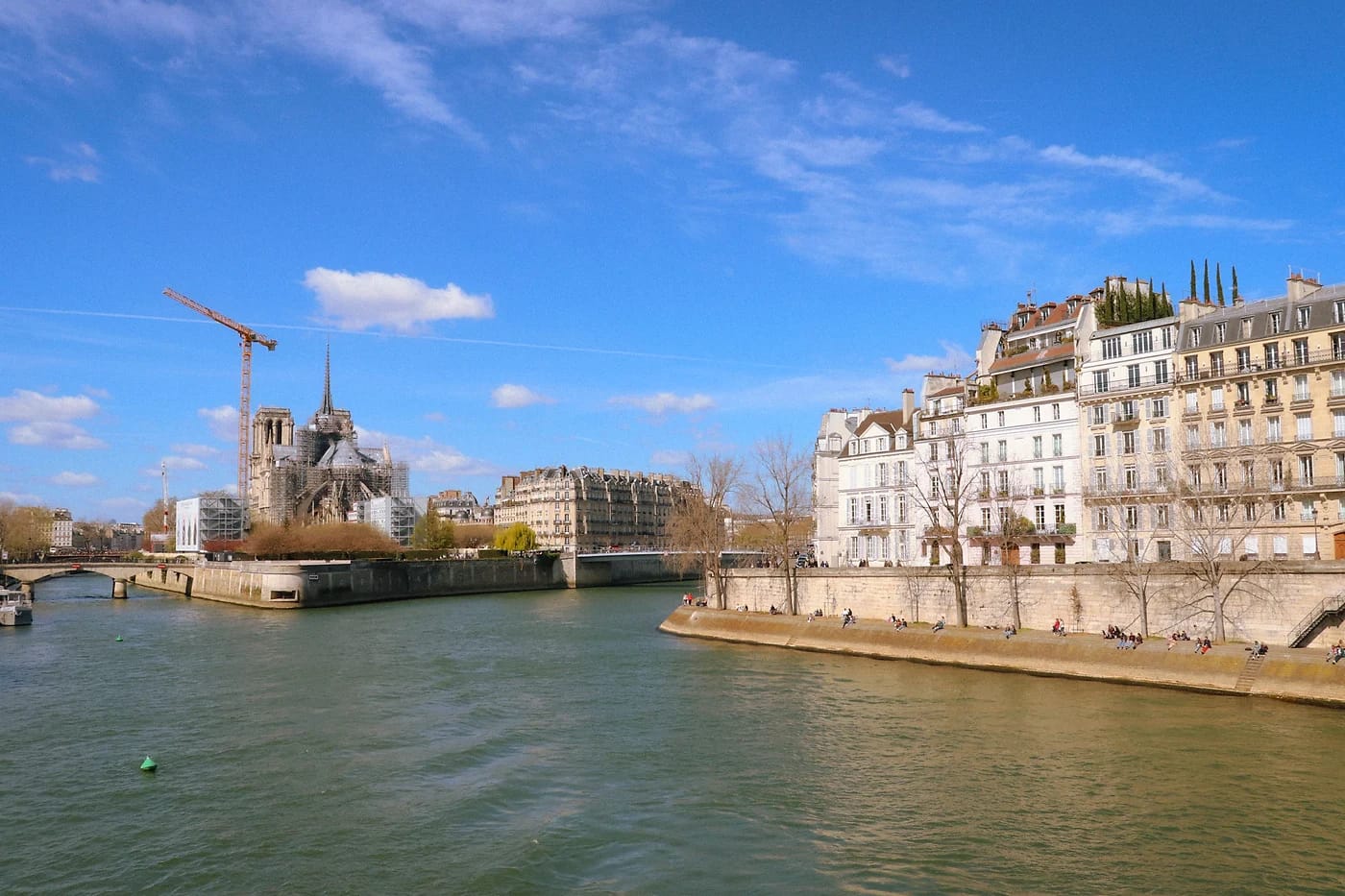 Notre-Dame ja Île de la Cité Seineltä