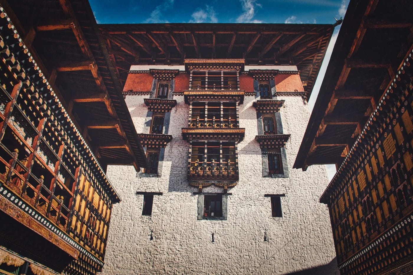 Rinpung Dzongin koristeellinen sisäpiha