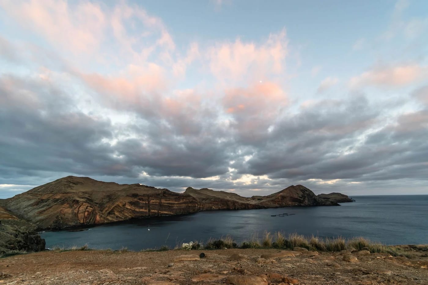 Auringonlasku Porto Santon rannikolla