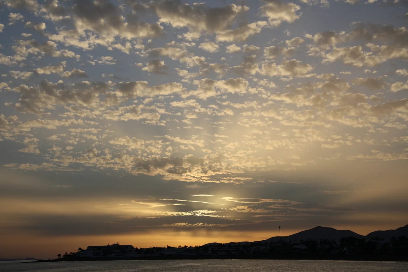 Auringonlaskun värit Puerto del Carmenissa