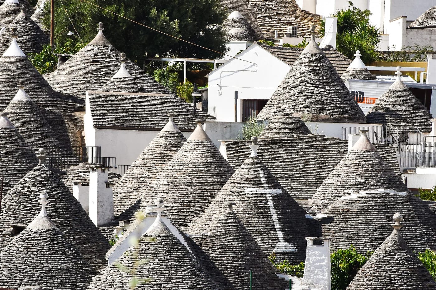 Alberobellon kartiokattojen meri