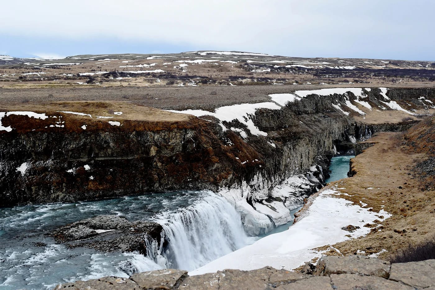 Gullfossin vesiputous talvella Islannissa
