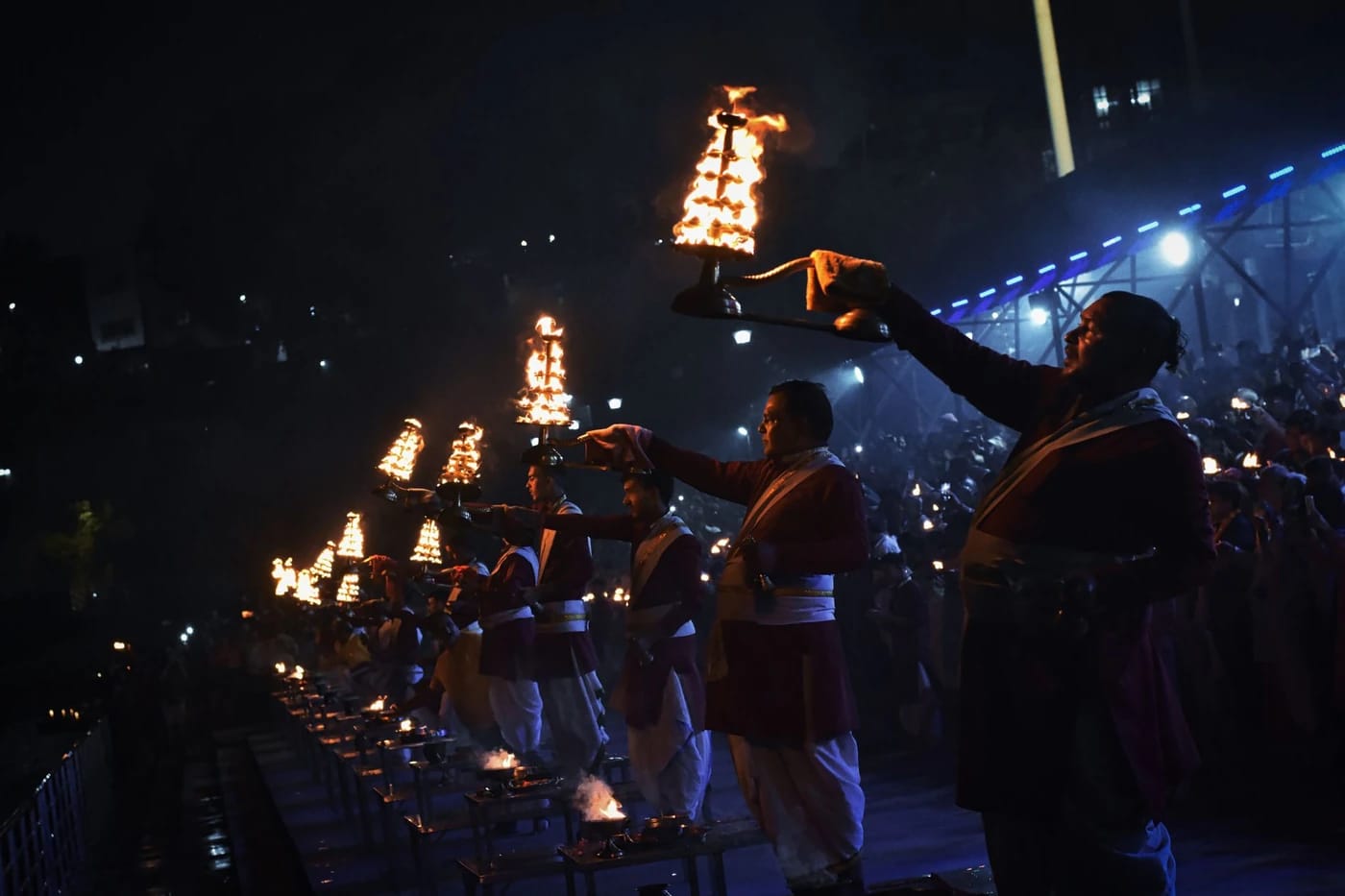 Papit Ganga Aarti -seremoniassa