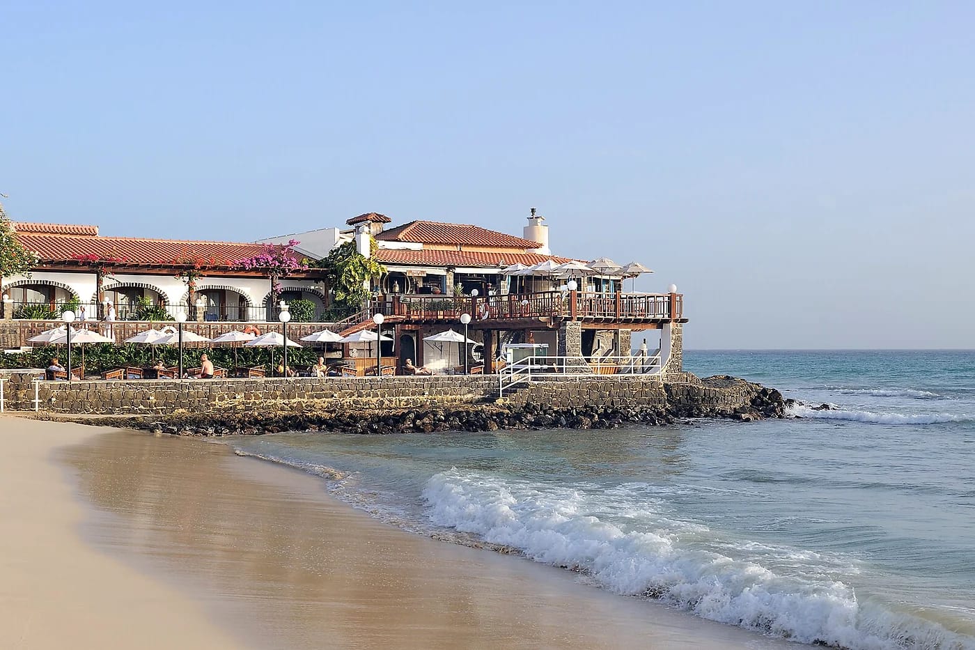 Santa Marían rantabulevardi ja hotellit Salilla