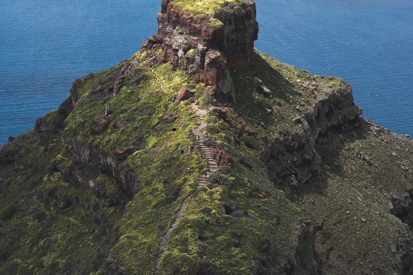 Skaros-kallio ja kaldera
