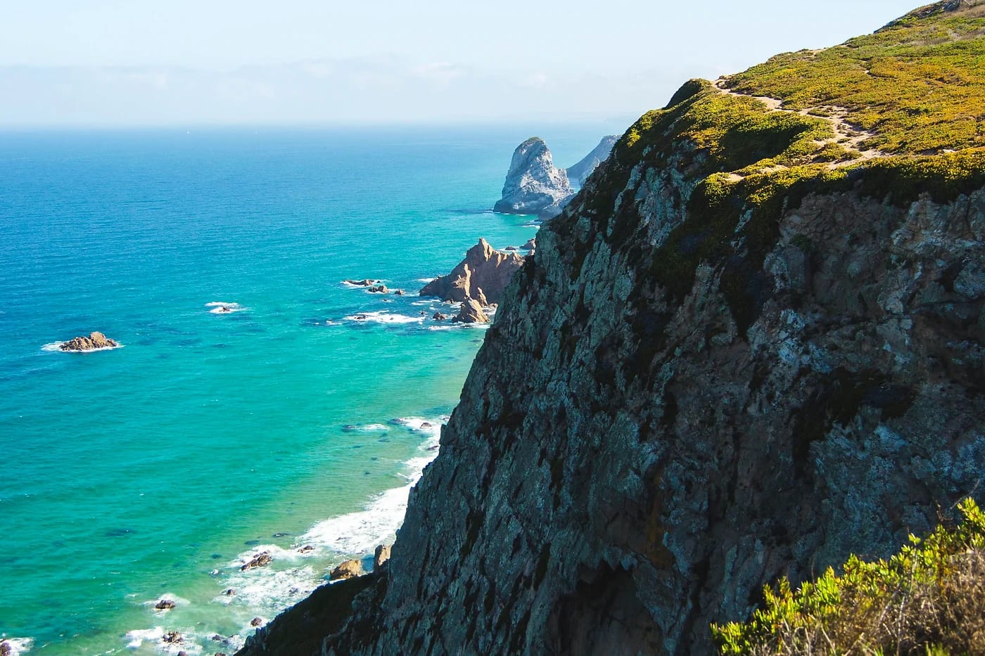 Cabo da Rocan kalliot ja Atlantti
