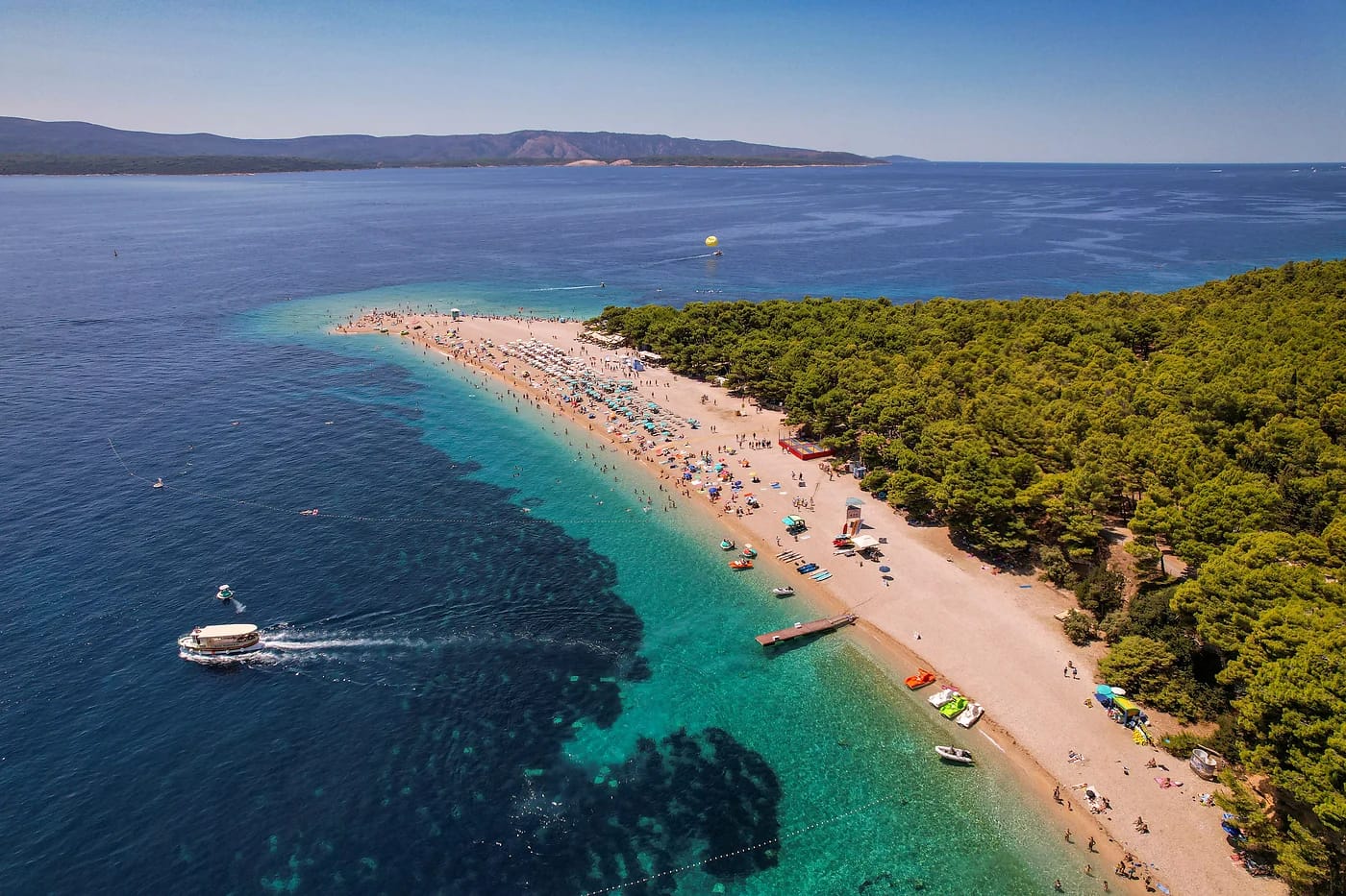 Zlatni ratin sarvimainen kärkiranta Bračin saarella