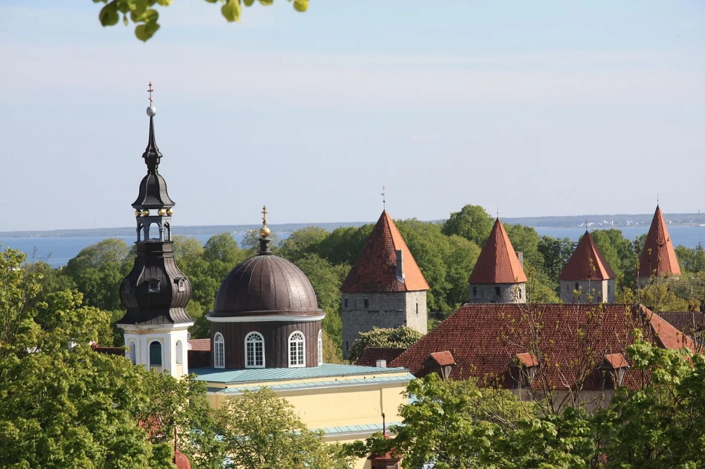 Vanhankaupungin kirkot ja tornit