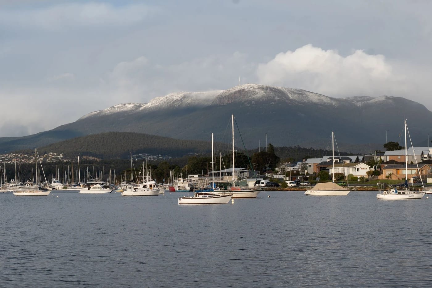 Hobartin satama ja Mount Wellington