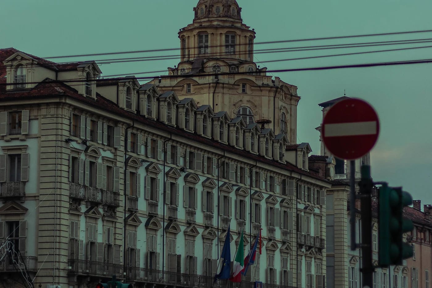 Katunäkymä Piazza Castellon lähellä Torinossa