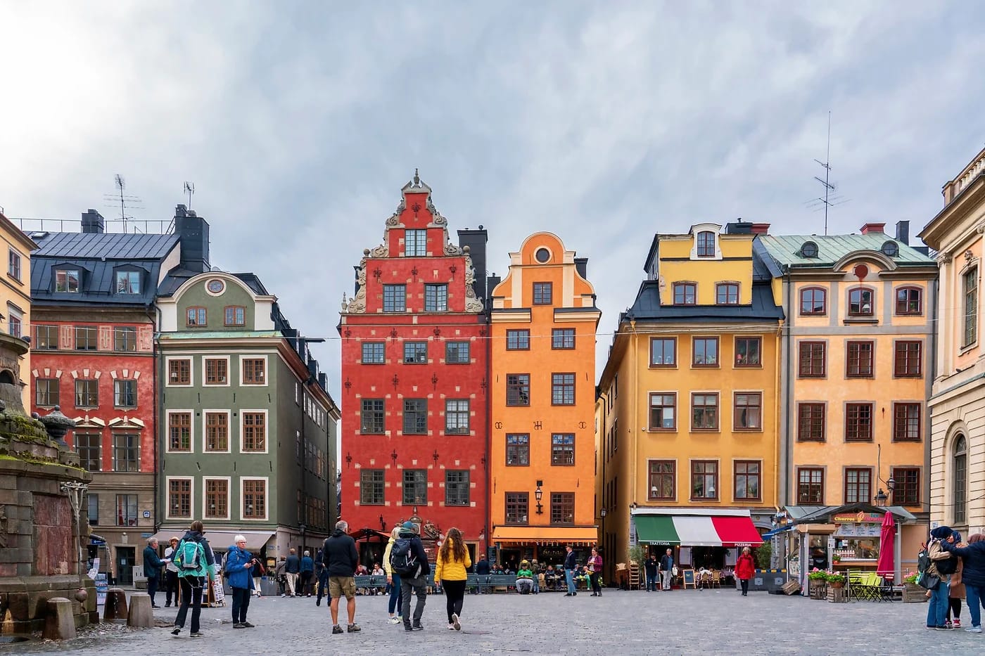 Stortorget ja värikkäät porrasgaablitalot