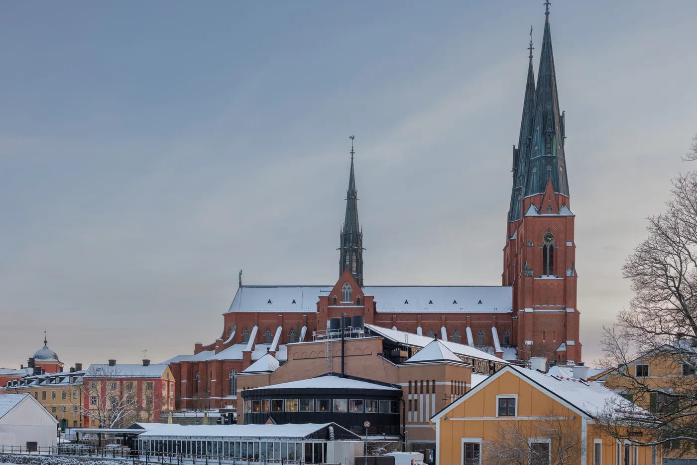 Uppsalan tuomiokirkko ja keskusta