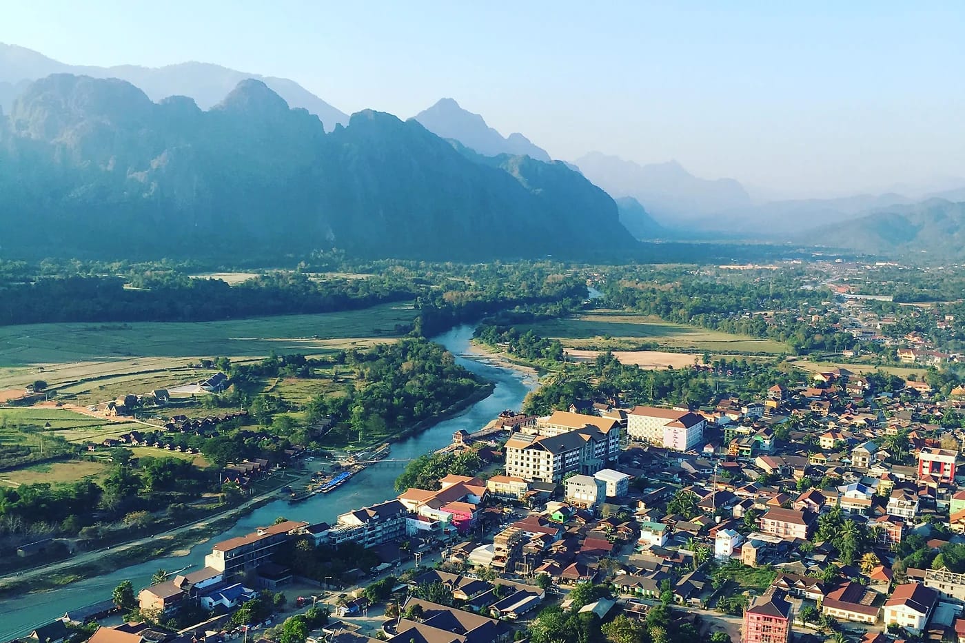 Vang Vieng ja kuumailmapallo ilmasta