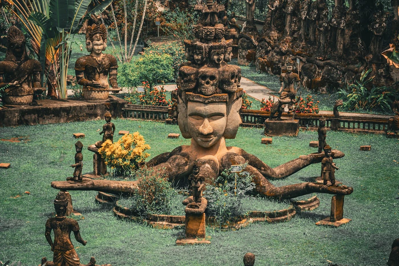 Buddha-veistos Buddhapuistossa